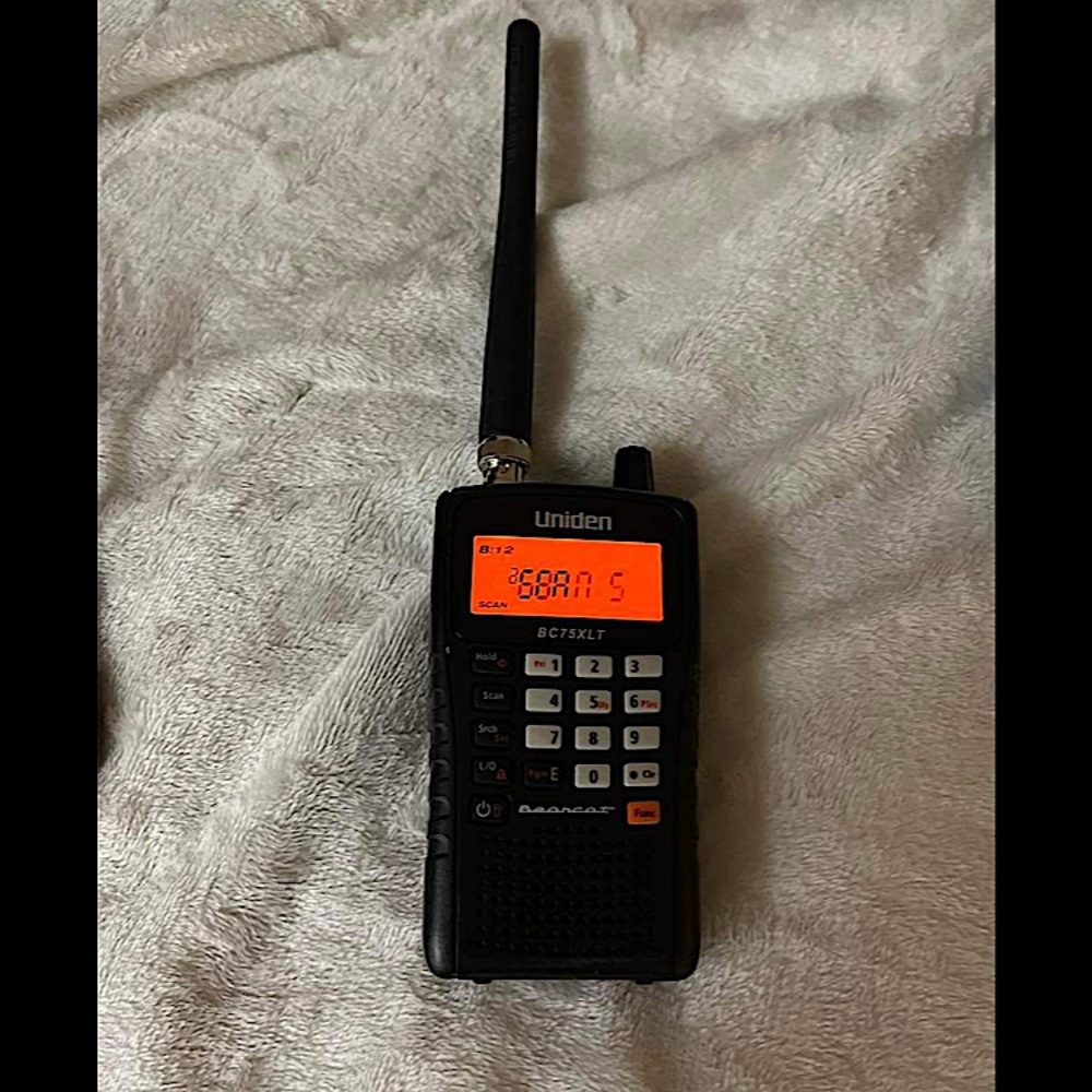 Uniden UN-BC75XLT Radio Scanner